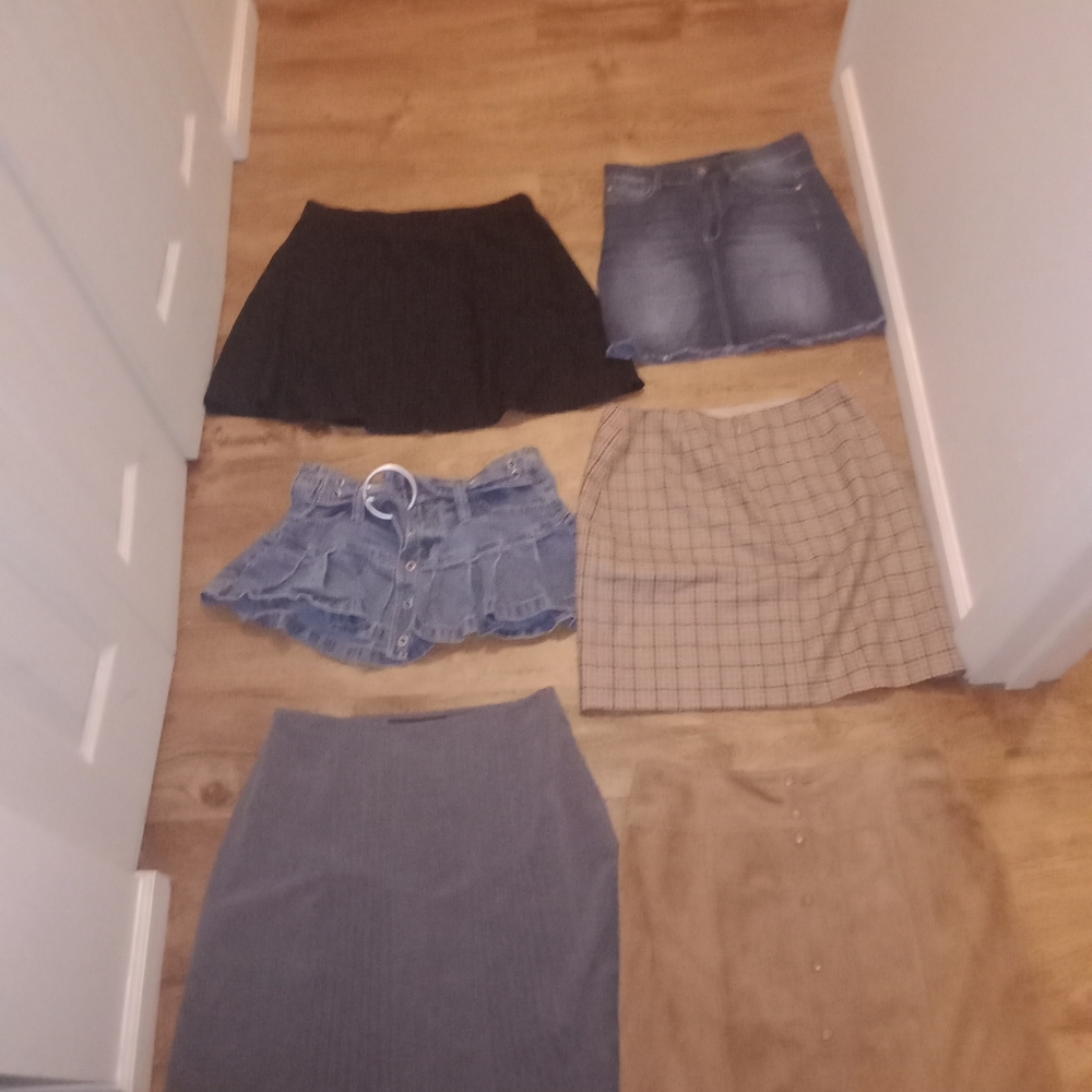 Ladies Skirts, Victoria Secret Bras an panties, High heels size 10,